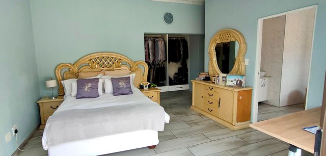 5 Bedroom Property for Sale in Estate D Afrique North West